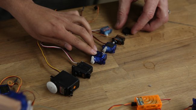 servos-2-png_1429725197.jpg